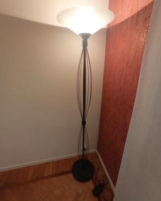 LAMPADE A PIANTANA IN STILE MODERNO