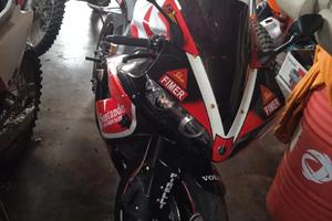 Numerosi ricambi vari per moto e motocross 