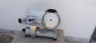 affettatrice piccola a 220w