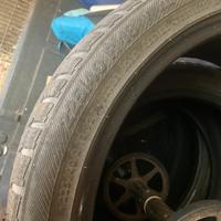 Gomme pneumatici auto 225 40 r18 tre pezzi buono