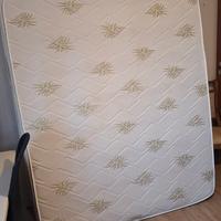 Materasso matrimoniale  in omaggio 