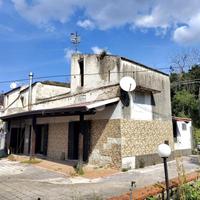 CASA INDIPENDENTE A CERVINO