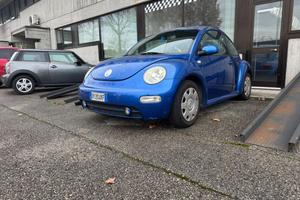 VOLKSWAGEN New Beetle 1.6