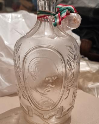 bottiglia in vetro del periodo fascista