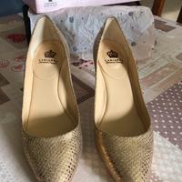 Décolleté pelle L’Arianna dorata serpentata