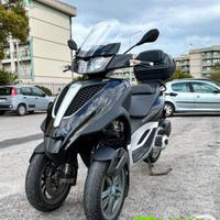 PIAGGIO MP3 LT 300 .