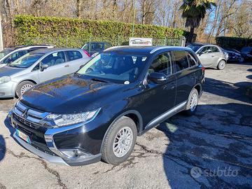 Mitsubishi Outlander 2.2 DI-D 4WD Intense 7 Posti