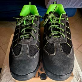 Scarpe antinfortunistiche nuove con etichetta 42