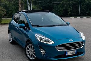 Ford fiesta mk7 vignale full optional