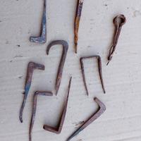 vecchi chiodi in ferro battuto 