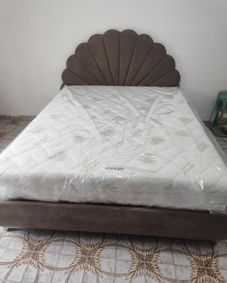 letto matrimoniale con materasso nuovo