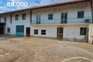 Cascinale 400 mq con terreno - Livorno Ferraris