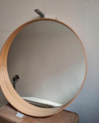 Specchio rotondo IKEA con luce integrata