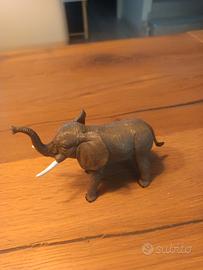 elefante de plastica 