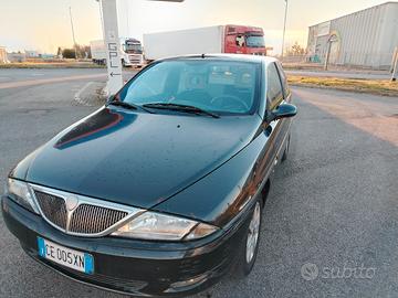 LANCIA Y ELEFANTINO 2003