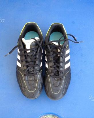 Scarpe da calcio usate