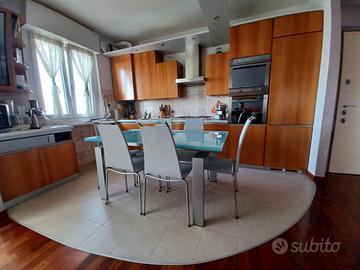 Arredamento completo – legno, alta qualità e desig