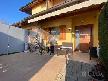 VILLA A SCHIERA A TRESCORE CREMASCO