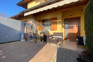 VILLA A SCHIERA A TRESCORE CREMASCO