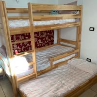 Letto a castello triplo