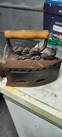 ANTICO FERRO DA STIRO A CARBONE DELL' 800 VINTAGE
