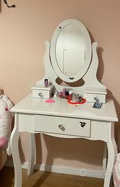 Specchiera per cameretta bambina con cassetti