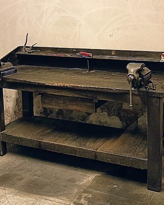 Banco da lavoro in legno