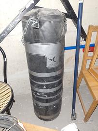 Sacco da box con sistema di fissaggio