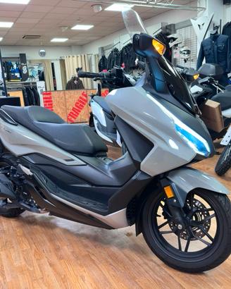 Honda Forza 350