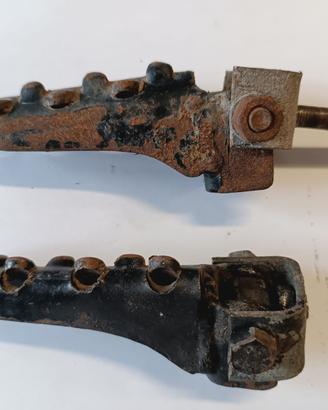 Pedane poggia piedi per moto