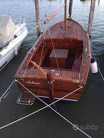 Gozzo Archetti a vela, motore entrobordo 20hp