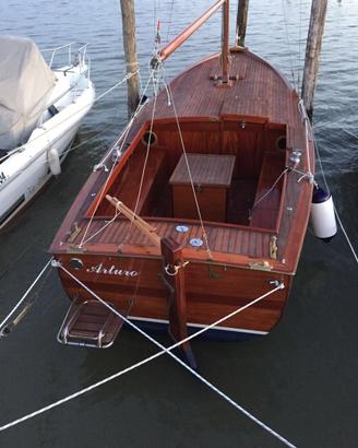 Gozzo Archetti a vela, motore entrobordo 20hp