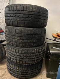 Gomme 245/40 R18