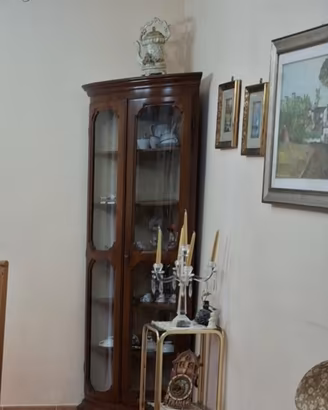 vetrina angolare  legno massello 