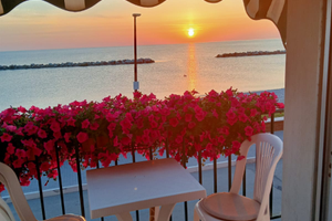 Attraversa e tuffati: a 10mt dalla spiaggia