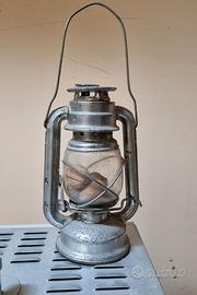 Lanterna vintage a paraffina metallo da collezione