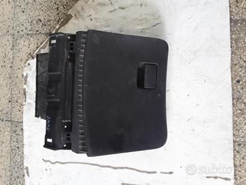 VANO PORTAOGGETTI NISSAN Juke 1° Serie 685201kp0a