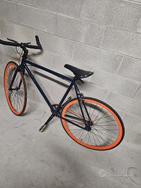 Bici single speed scatto fisso urban blu arancione