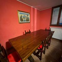 Tavolo in legno massello con 6 sedie