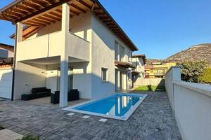 Villa di 276 m² con 5 locali e box auto doppio a M