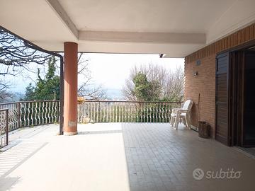 Porzione di Bifamiliare con giardino e terrazzo