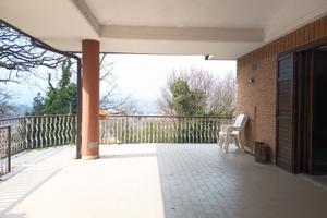 Porzione di Bifamiliare con giardino e terrazzo