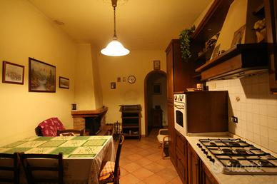 TT100 - Casa singola terratetto con due appartamen