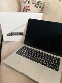 Macbook Pro 13” 2017 8GB RAM 128 GB SSD