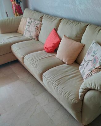 divano 3 posti più chaise longue 

