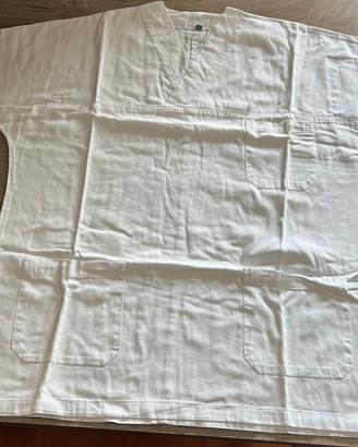 3 Casacche e 4 Pantaloni sanitari oss