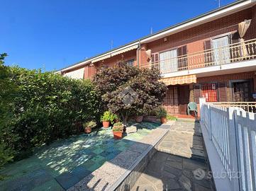 VILLA A SCHIERA A LA LOGGIA