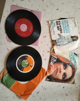 4 dischi in vinile 45 giri anni 60/70