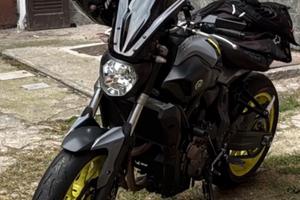 MT 07 2017 NIGHT FLUO 27.000km