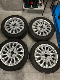 Cerchi originali + pneumatici estivi Fiat 500